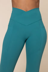 Crisscross Hourglass® Flared Leggings with Pockets - Emerald