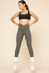 Crisscross Hourglass® Leggings with Pockets - English Ivy